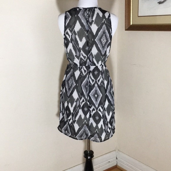 Forever 21 sleeveless dress. Size S - Picture 3 of 5